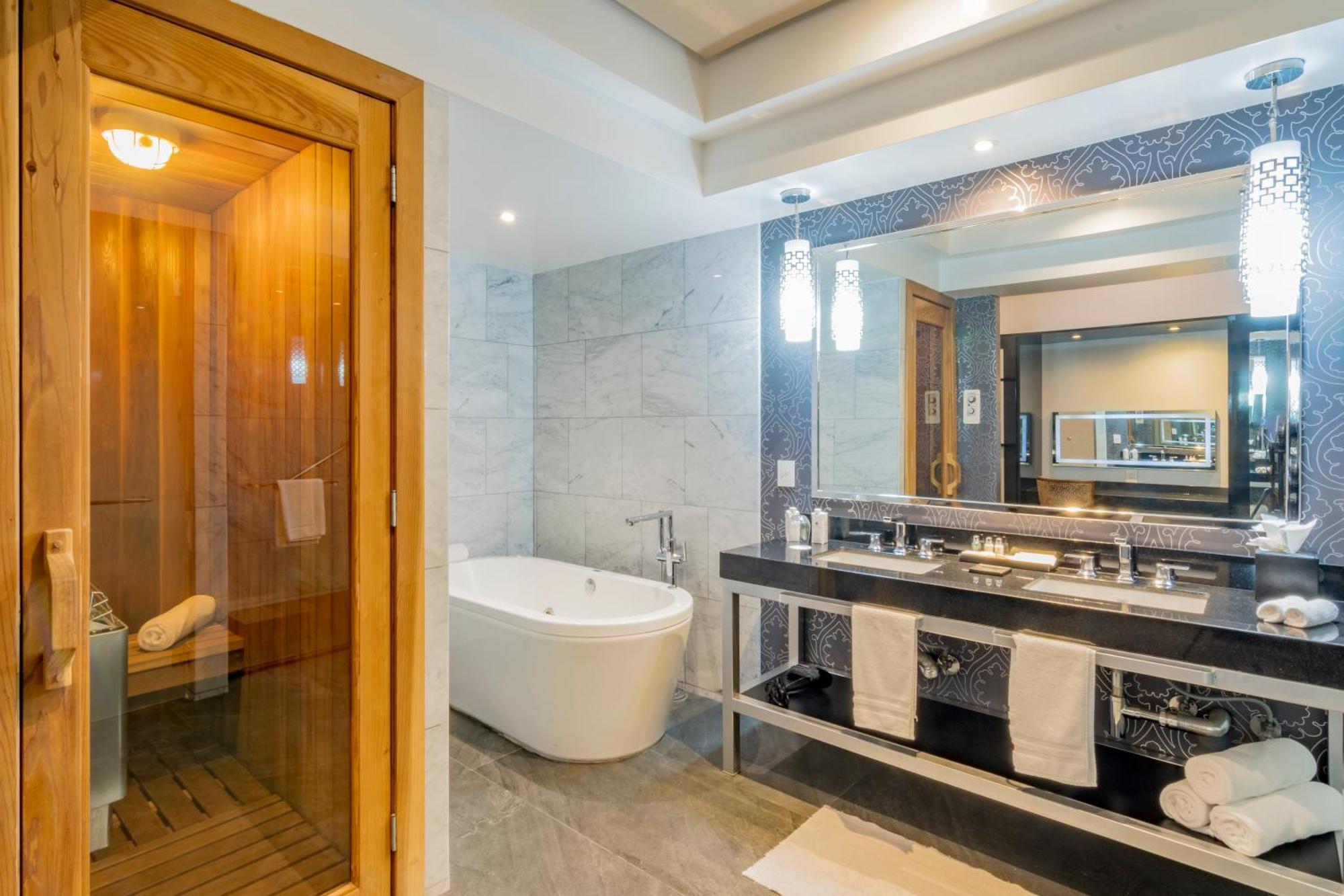 K Tower Boutique Hotel By Lucerna Тихуана Экстерьер фото