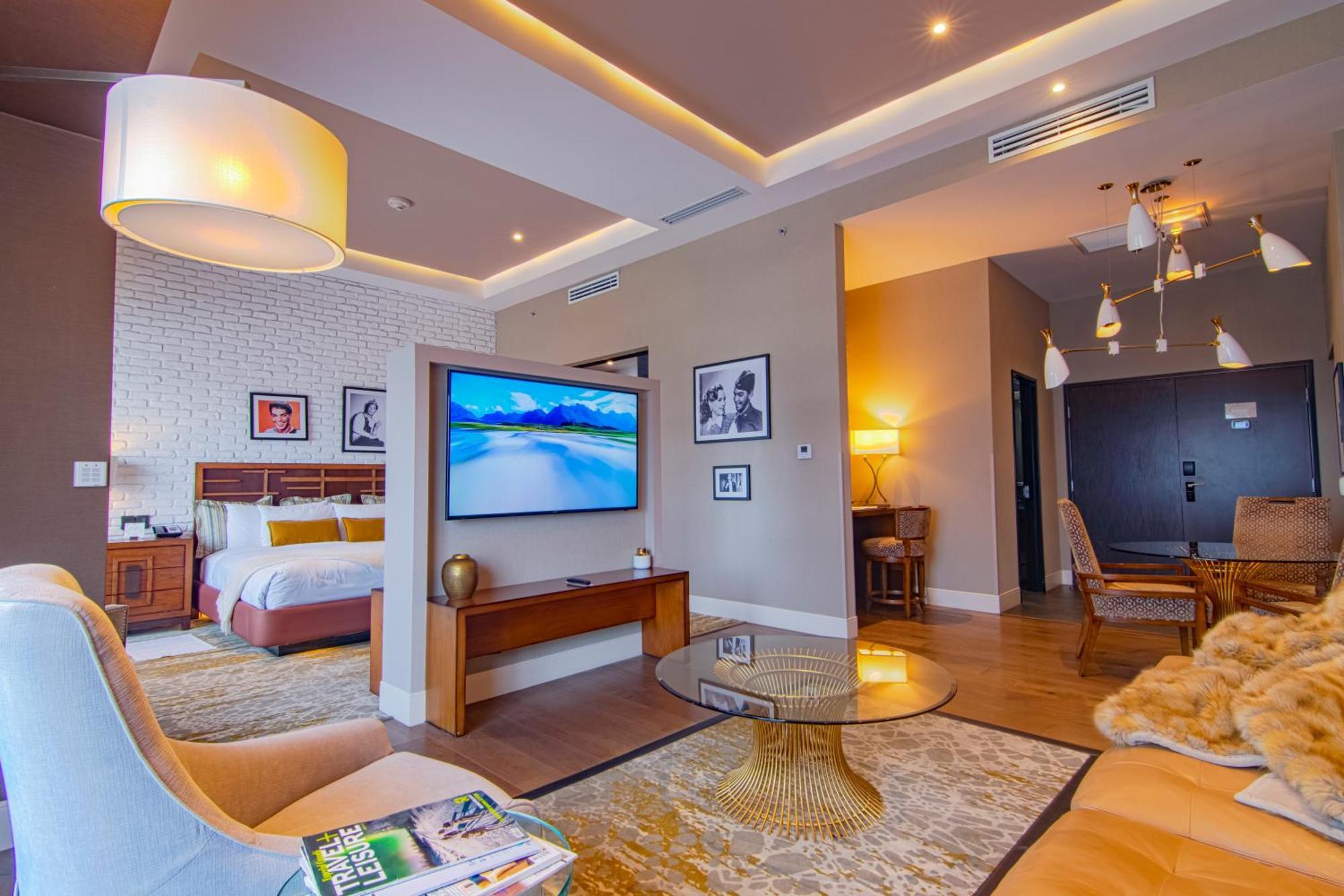 K Tower Boutique Hotel By Lucerna Тихуана Экстерьер фото